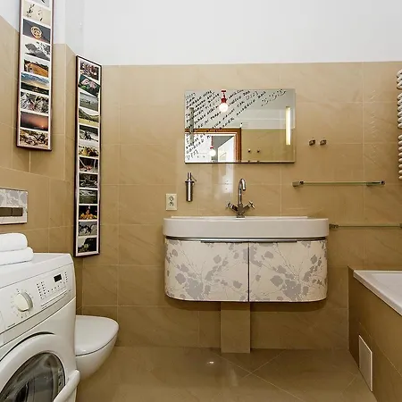 Neptun Five Apartment *