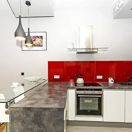 Neptun Five Apartment *
